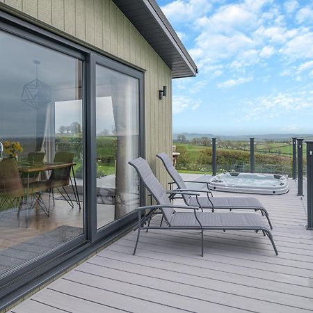 Midsomer Lodges Pilton Екстериор снимка