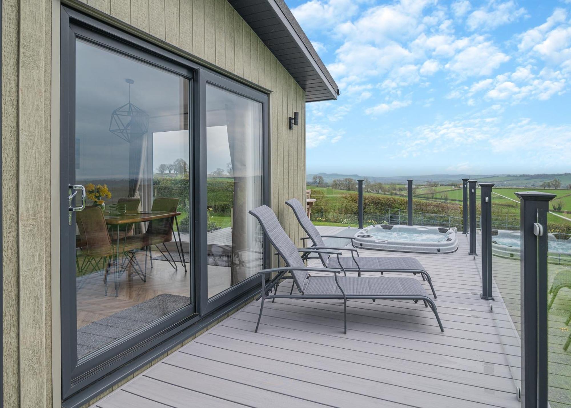 Midsomer Lodges Pilton Екстериор снимка